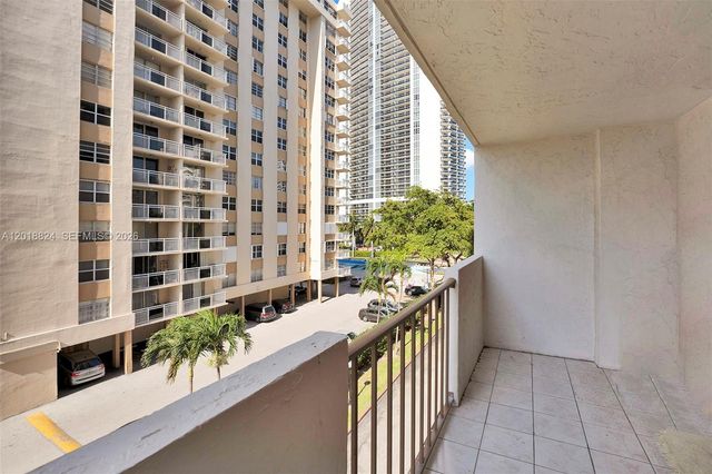1865 S Ocean Dr 4C, Hallandale Beach, FL 33009