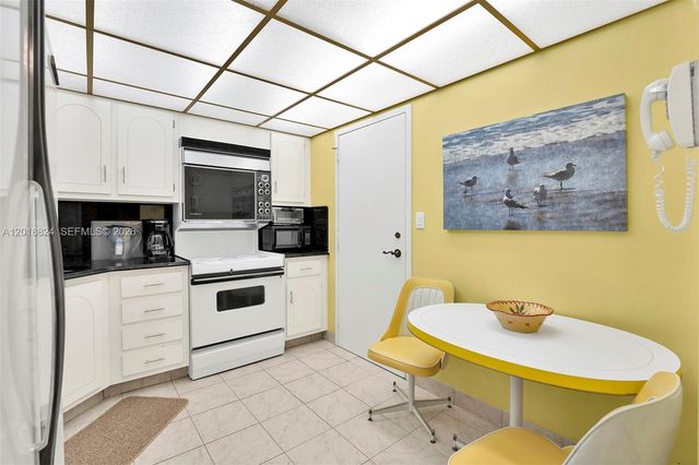 1865 S Ocean Dr 4C, Hallandale Beach, FL 33009