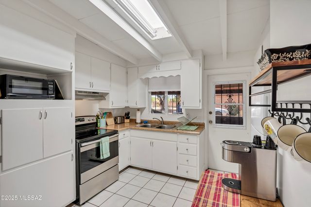 5225 E 5th Street, Tucson, AZ 85711