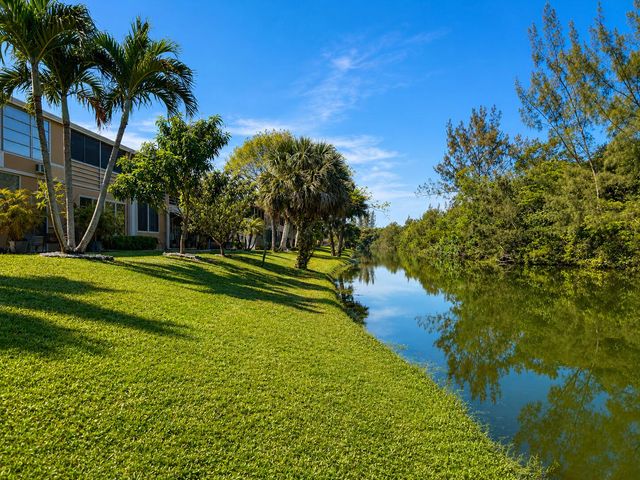 67 Camden C, West Palm Beach, FL 33417