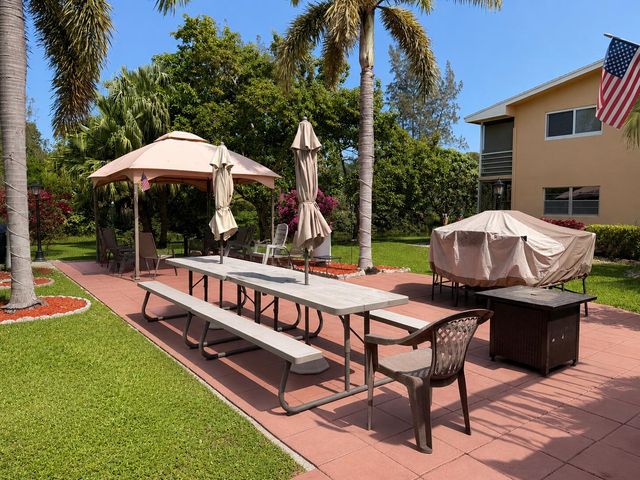 67 Camden C, West Palm Beach, FL 33417
