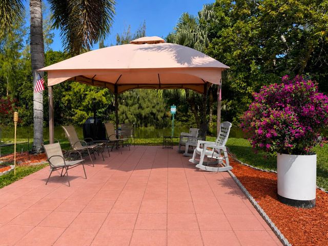 67 Camden C, West Palm Beach, FL 33417
