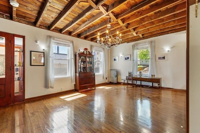 28 Lakewood St, Worcester, MA 01603