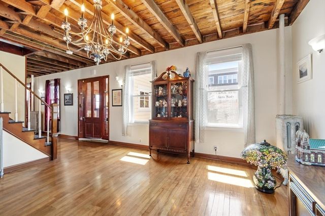 28 Lakewood St, Worcester, MA 01603