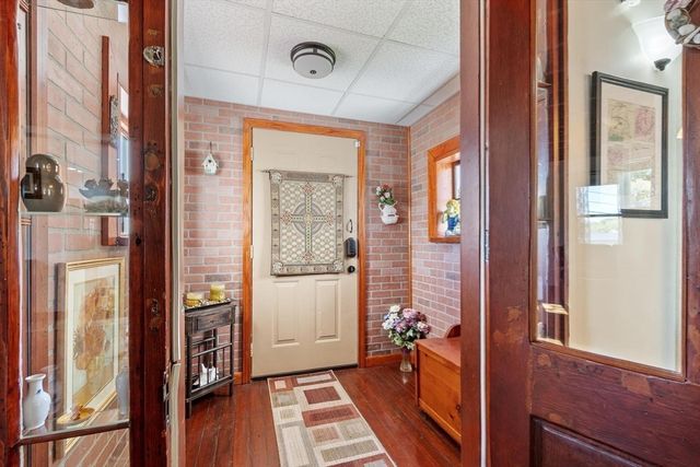 28 Lakewood St, Worcester, MA 01603