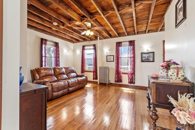 28 Lakewood St, Worcester, MA 01603