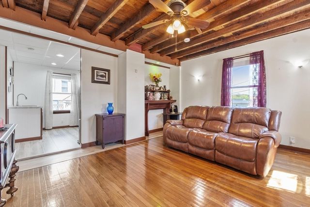 28 Lakewood St, Worcester, MA 01603