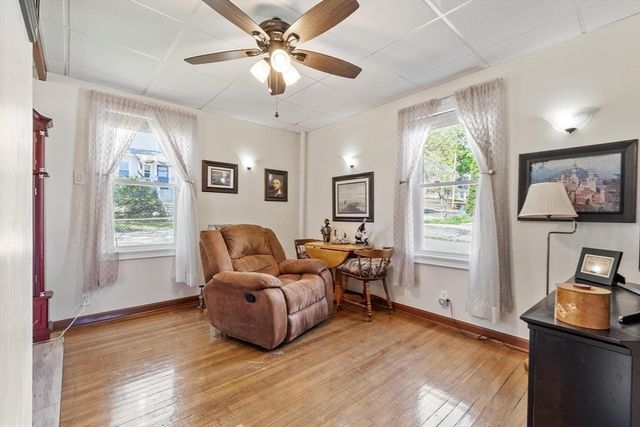 28 Lakewood St, Worcester, MA 01603