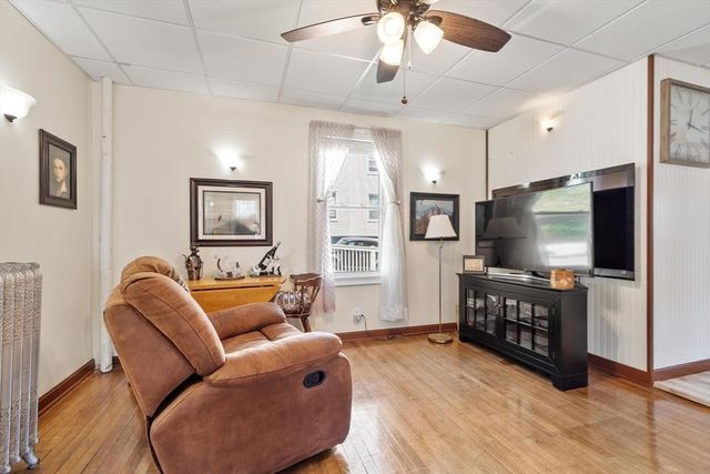 28 Lakewood St, Worcester, MA 01603