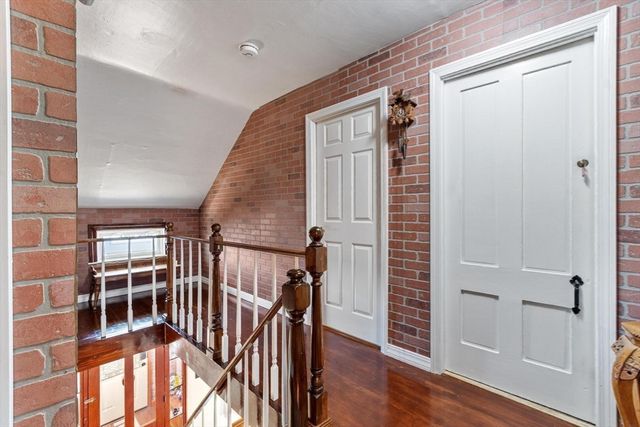 28 Lakewood St, Worcester, MA 01603