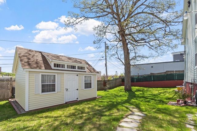 28 Lakewood St, Worcester, MA 01603