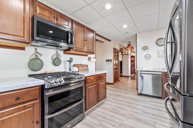 28 Lakewood St, Worcester, MA 01603