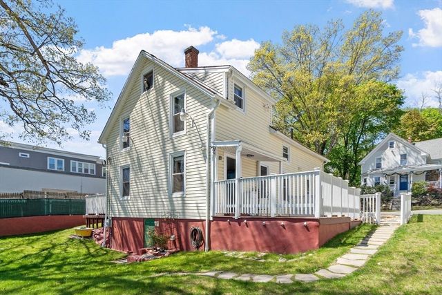 28 Lakewood St, Worcester, MA 01603