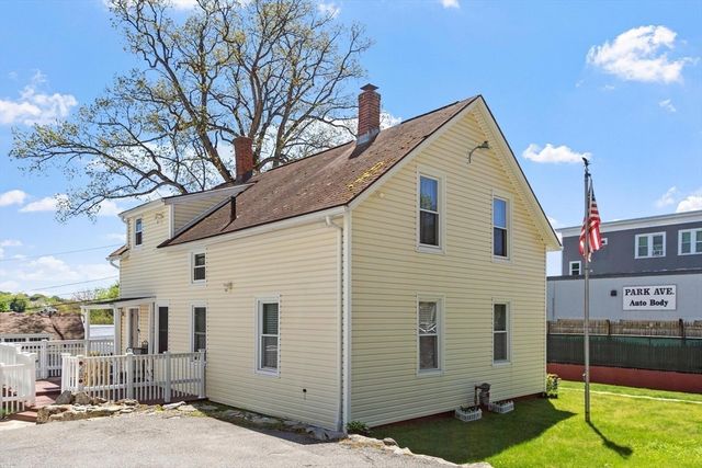 28 Lakewood St, Worcester, MA 01603