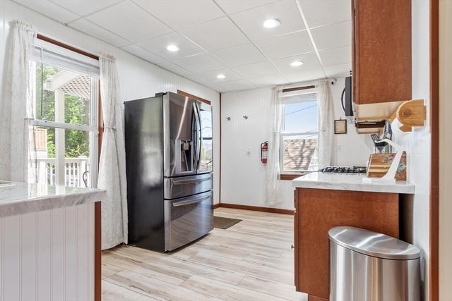 28 Lakewood St, Worcester, MA 01603