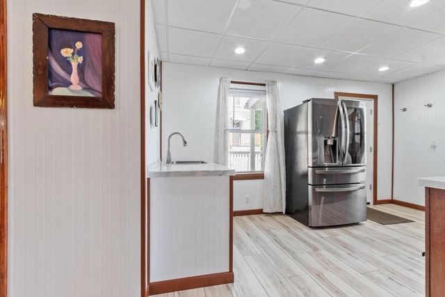 28 Lakewood St, Worcester, MA 01603