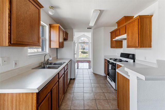 13902 Lampting DR, Pflugerville, TX 78660