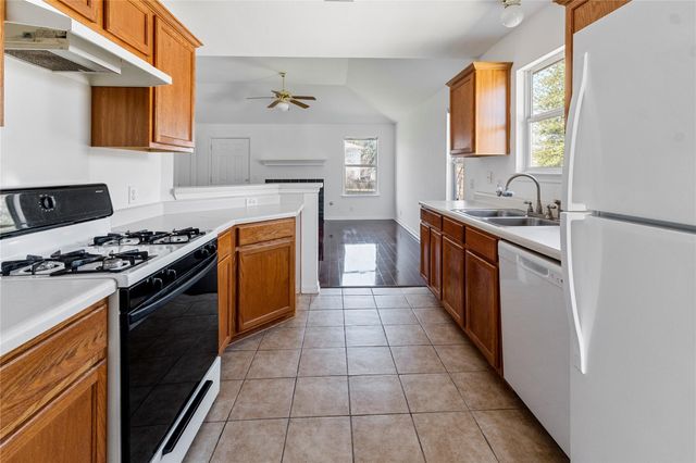 13902 Lampting DR, Pflugerville, TX 78660