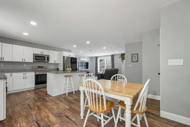 562 Pickering Road, Rochester, NH 03867