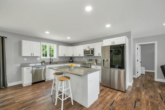 562 Pickering Road, Rochester, NH 03867