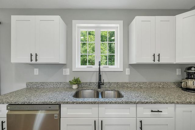 562 Pickering Road, Rochester, NH 03867