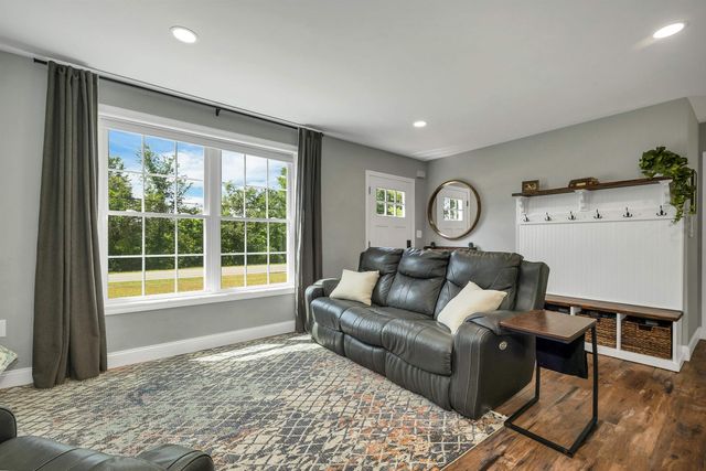 562 Pickering Road, Rochester, NH 03867