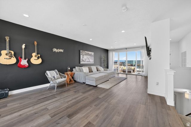 11048 S LAKE RUN RD, South Jordan, UT 84009