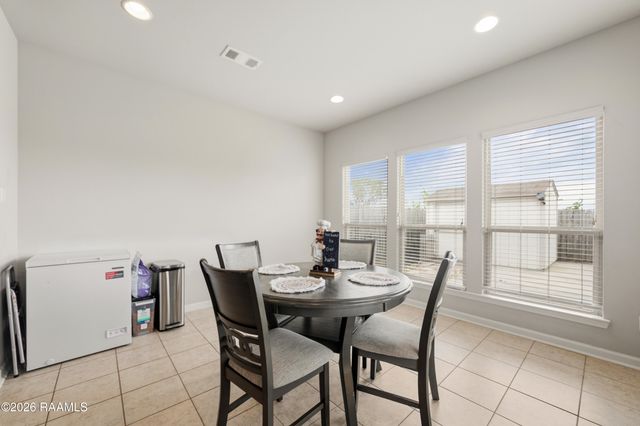 102 Agrarian Avenue, Rayne, LA 70578