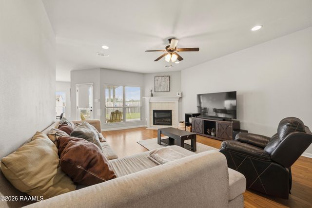 102 Agrarian Avenue, Rayne, LA 70578