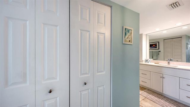 5855 MIDNIGHT PASS ROAD 510, Sarasota, FL 34242