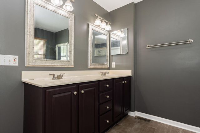 5725 Triplett Square, New Albany, OH 43054