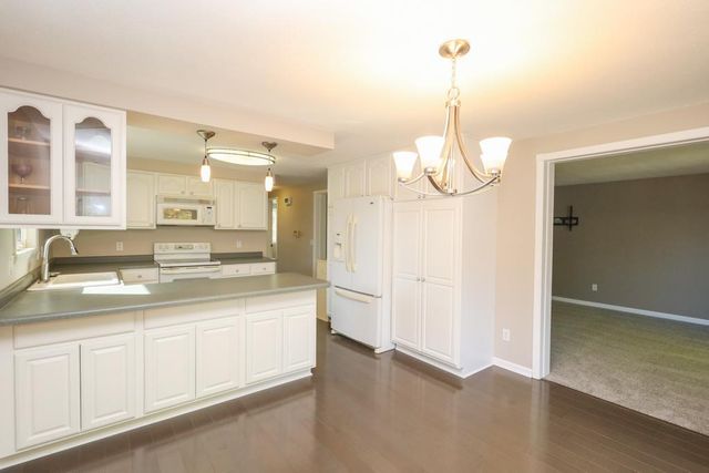 524 10th Avenue NW, Dodge Center, MN 55927