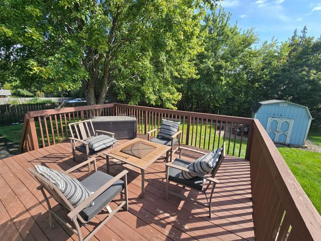 524 10th Avenue NW, Dodge Center, MN 55927