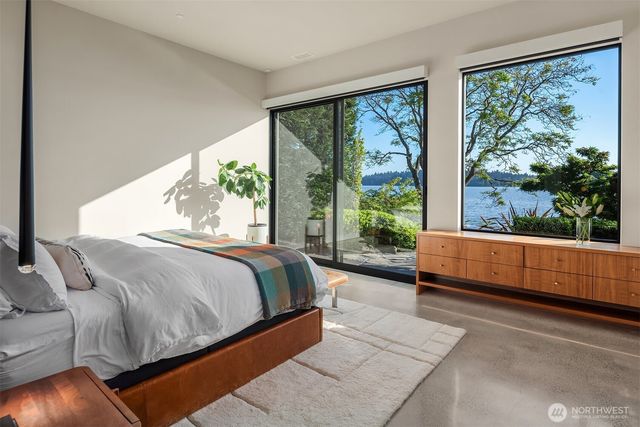 4041 W Mercer Way, Mercer Island, WA 98040
