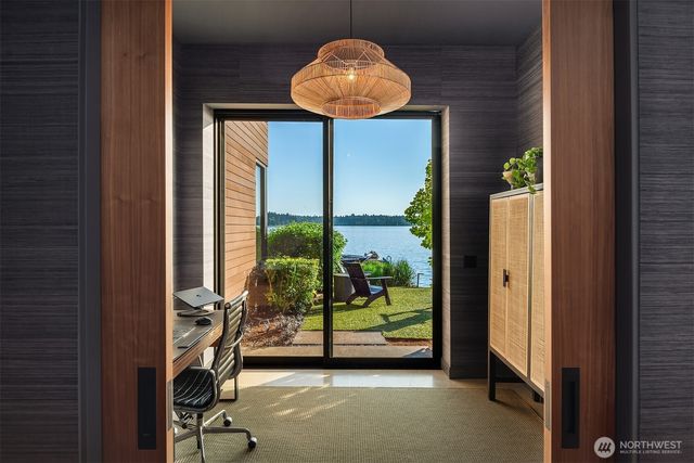 4041 W Mercer Way, Mercer Island, WA 98040