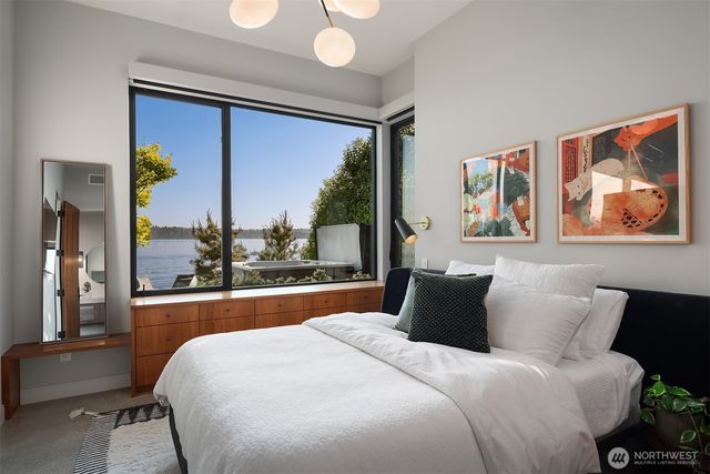 4041 W Mercer Way, Mercer Island, WA 98040