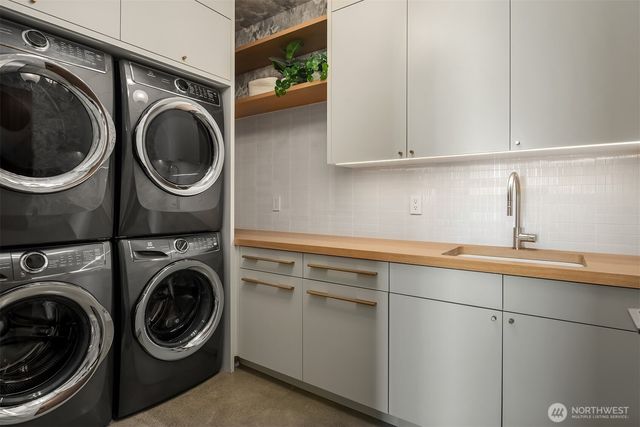 4041 W Mercer Way, Mercer Island, WA 98040