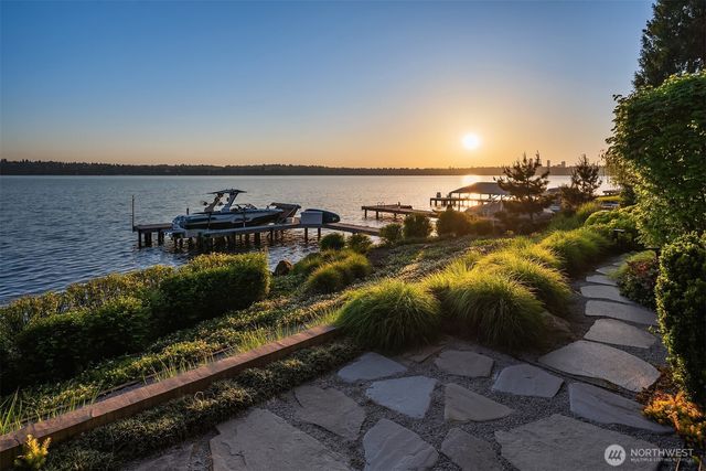 4041 W Mercer Way, Mercer Island, WA 98040