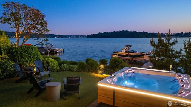 4041 W Mercer Way, Mercer Island, WA 98040