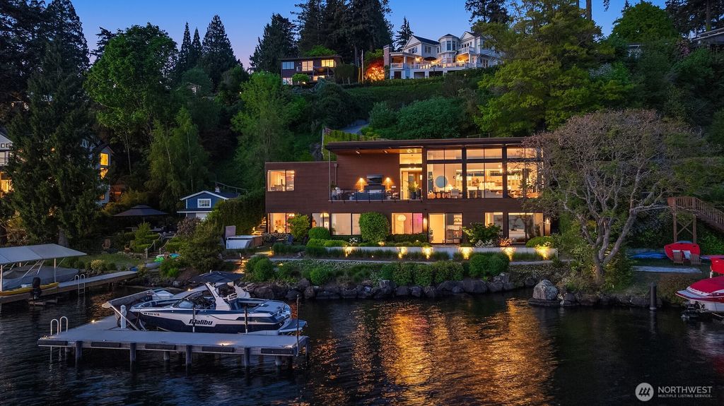 4041 W Mercer Way, Mercer Island, WA 98040
