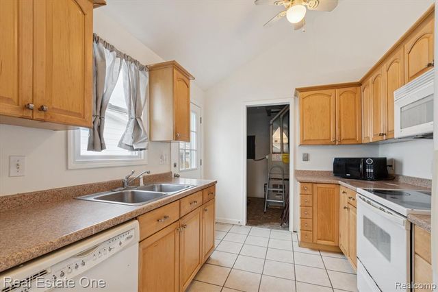 35833 Farragut Avenue, Westland, MI 48186