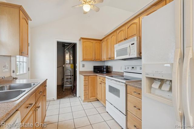 35833 Farragut Avenue, Westland, MI 48186