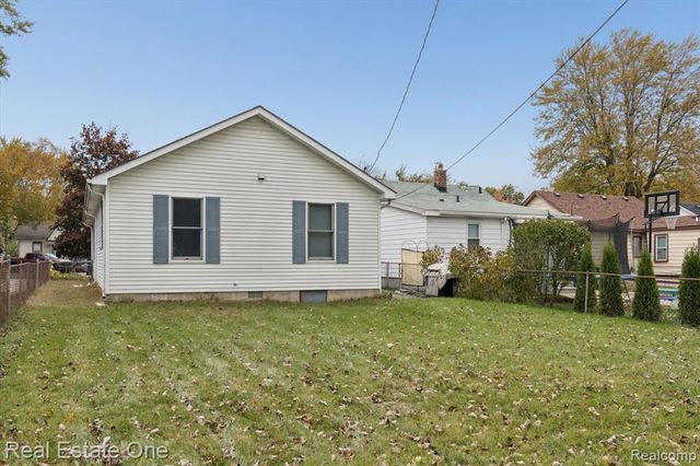 35833 Farragut Avenue, Westland, MI 48186