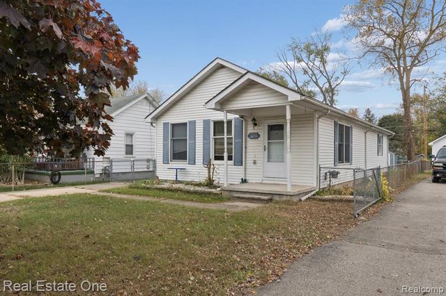 35833 Farragut Avenue, Westland, MI 48186