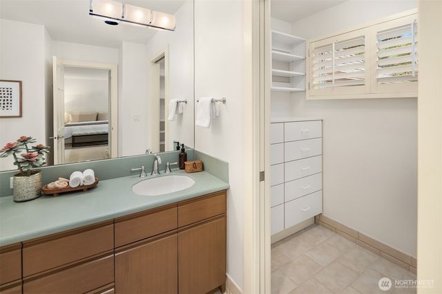 1716 Bellevue Way NE, Bellevue, WA 98004