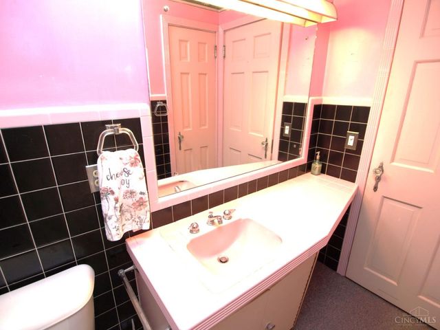 5553 Surrey Avenue, Green Twp, OH 45248