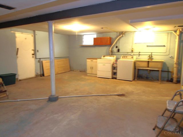 5553 Surrey Avenue, Green Twp, OH 45248