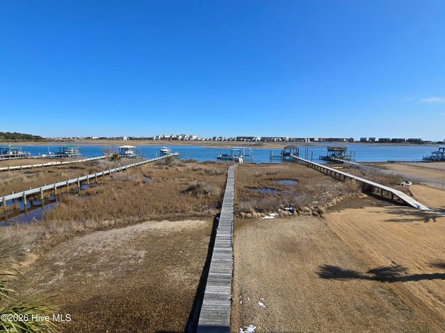 158 Big Hammock Point Road, Sneads Ferry, NC 28460