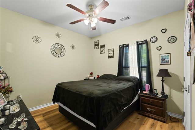 105 E Elm St, Taft, TX 78390