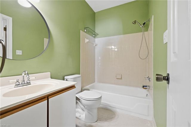 230 College Pl Apt 222, Norfolk, VA 23510